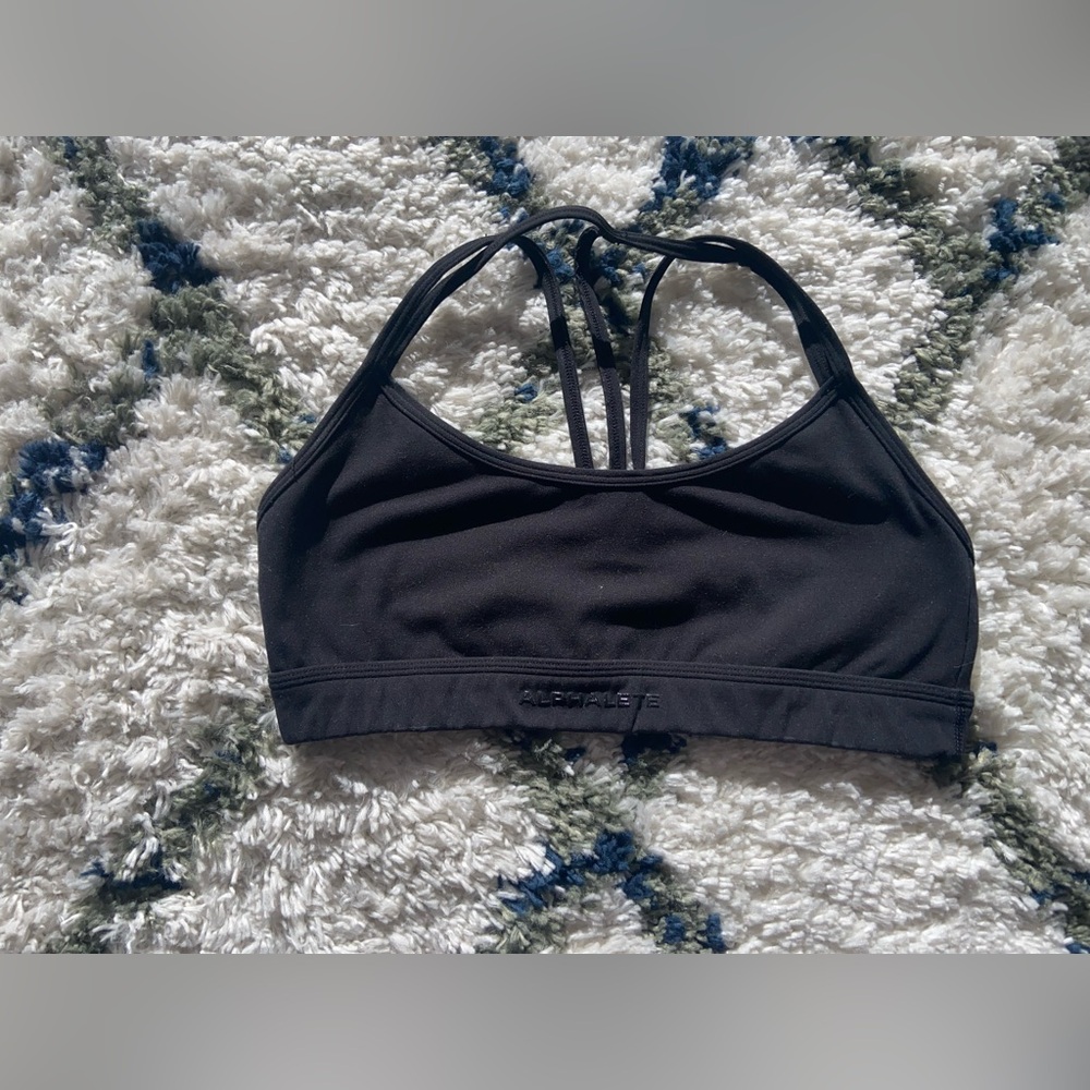 Alphalete Alphalux Tri Bra, medium(tight fit), smoke and pet free home.